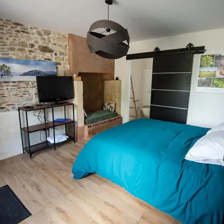 Ferme Du Ru Paisible Bed & Breakfast 3*